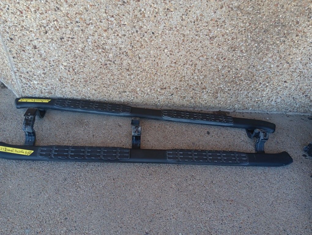 2016-23 Toyota Tacoma L&R Side Step