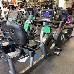 Life fitness R3 Recumbent Bike With Only 15 Hours Of Use On It 