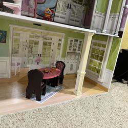 Girls Dolls House And Toys