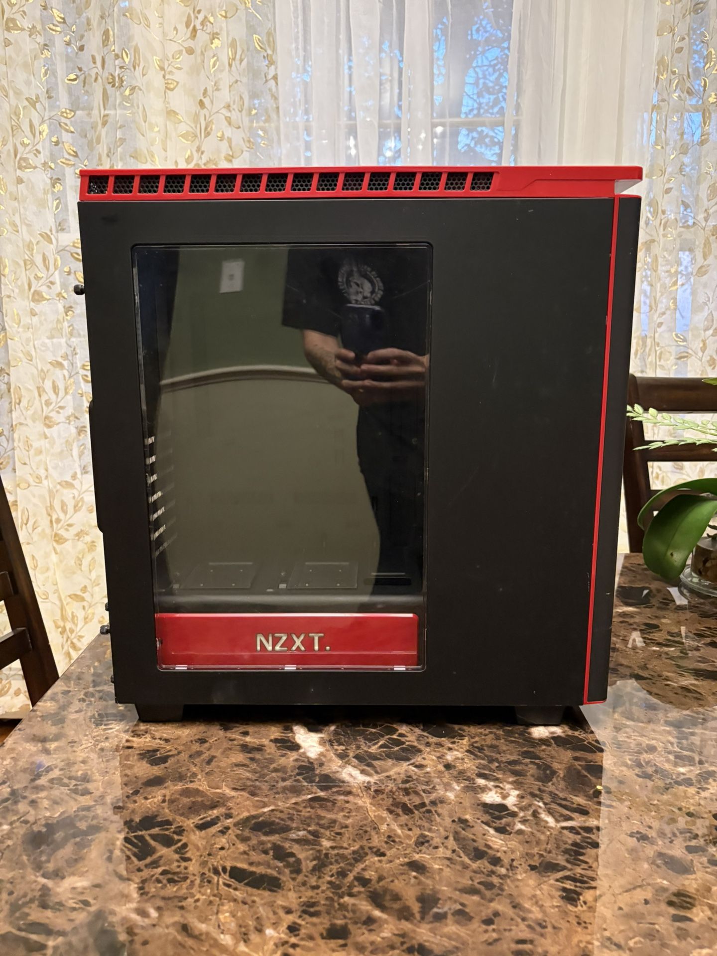 NZXT H440 Black & Red Mid-Tower Case