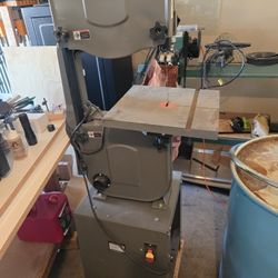 14” Woodworking Bandsaw – Central Machinery – Floor Standing