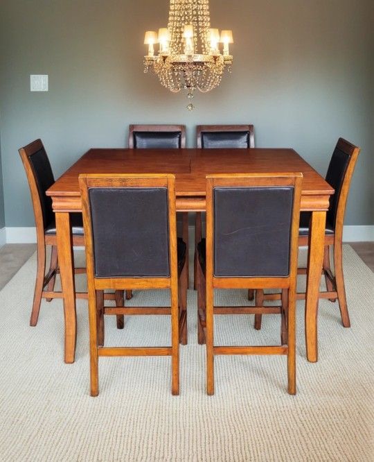 Very Nice Solid Wood Kitchen Dining Table Set with 6 Chairs