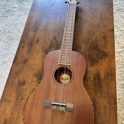 Amahi Baritone Ukulele 