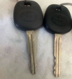 Tacoma key remote and keys