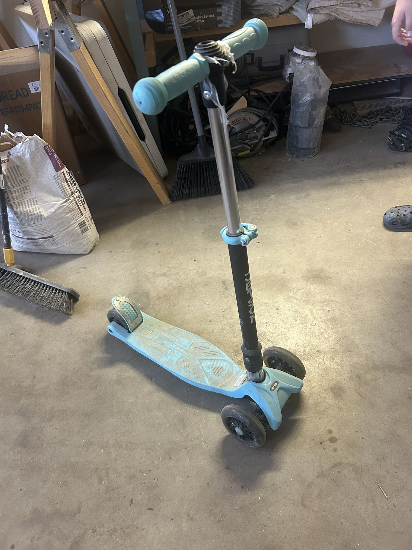 3 Wheel Scooter