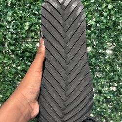 Bottega veneta black