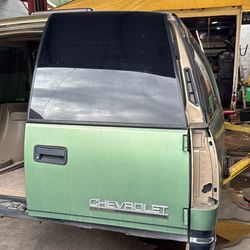1(contact info removed) Chevy Suburban / Tahoe / Yukon Rear Doors Complete 