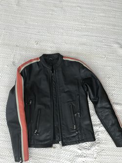 Leather motorcycle jacket ,has a removable inner lining,make by hot leathers