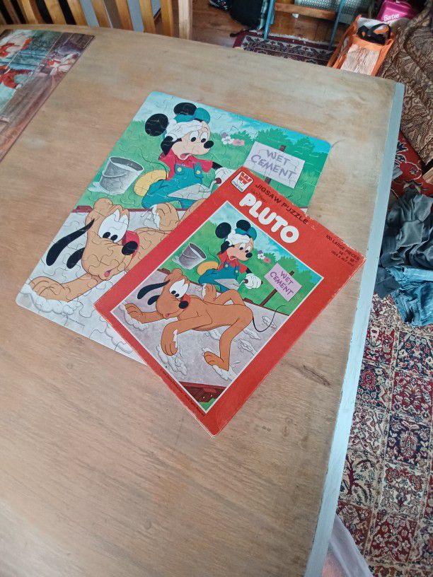 Vintage 80s complete Mickey Mouse & Pluto 100 pc jigsaw puzzle & original box ❤️