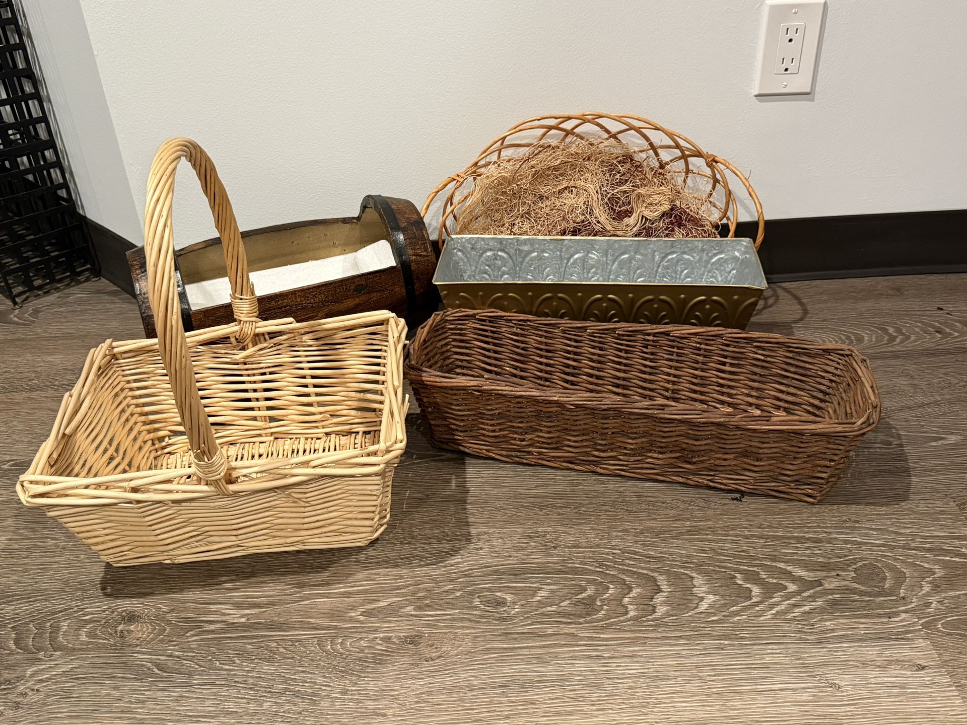5 Gift Or Raffle baskets