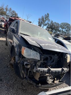 2014 chrysler town and country for parts only