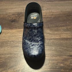 Dansko Clogs Women’s Size 10 New