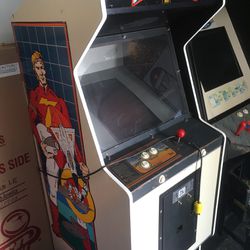 Zoar  Very rare arcade video game plays similar Galaga