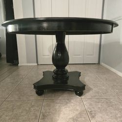 Hand-Finished Round Pedestal Black Dining Table
