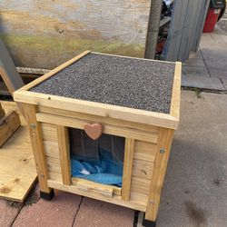 Small Dog House or Cat House 