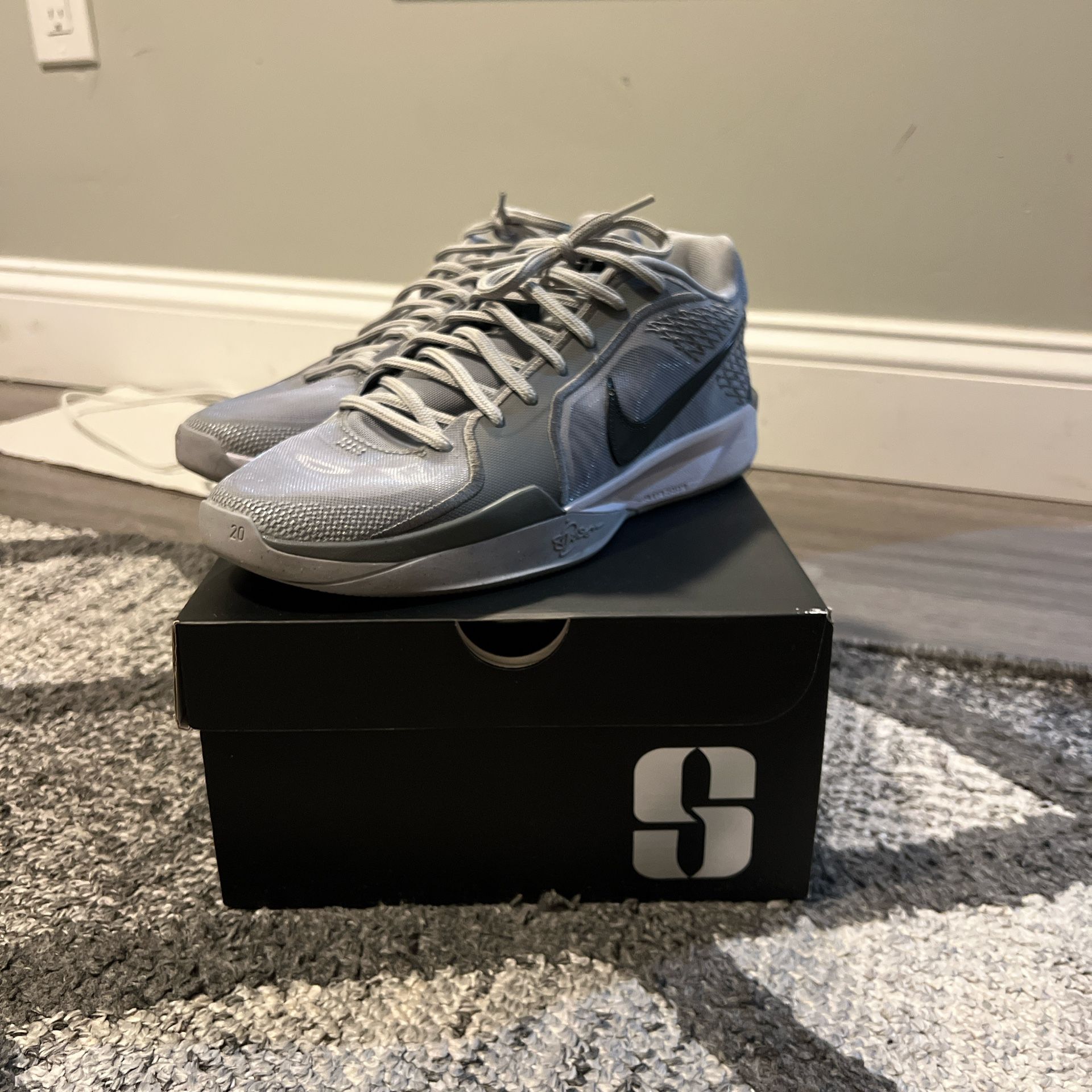 Nike Sabrina 2 WolfGrey Size 10 Men 11 1/2 Women