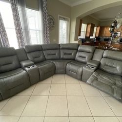 Rooms to Go leather Sectional 