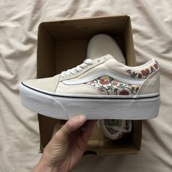 Floral Old Skool Stac Vans 9.5 Women’s