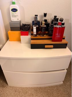Selling each nightstand for 30 each 50 for both.