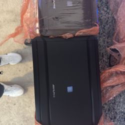 Alpine Amps And Radio Like New 