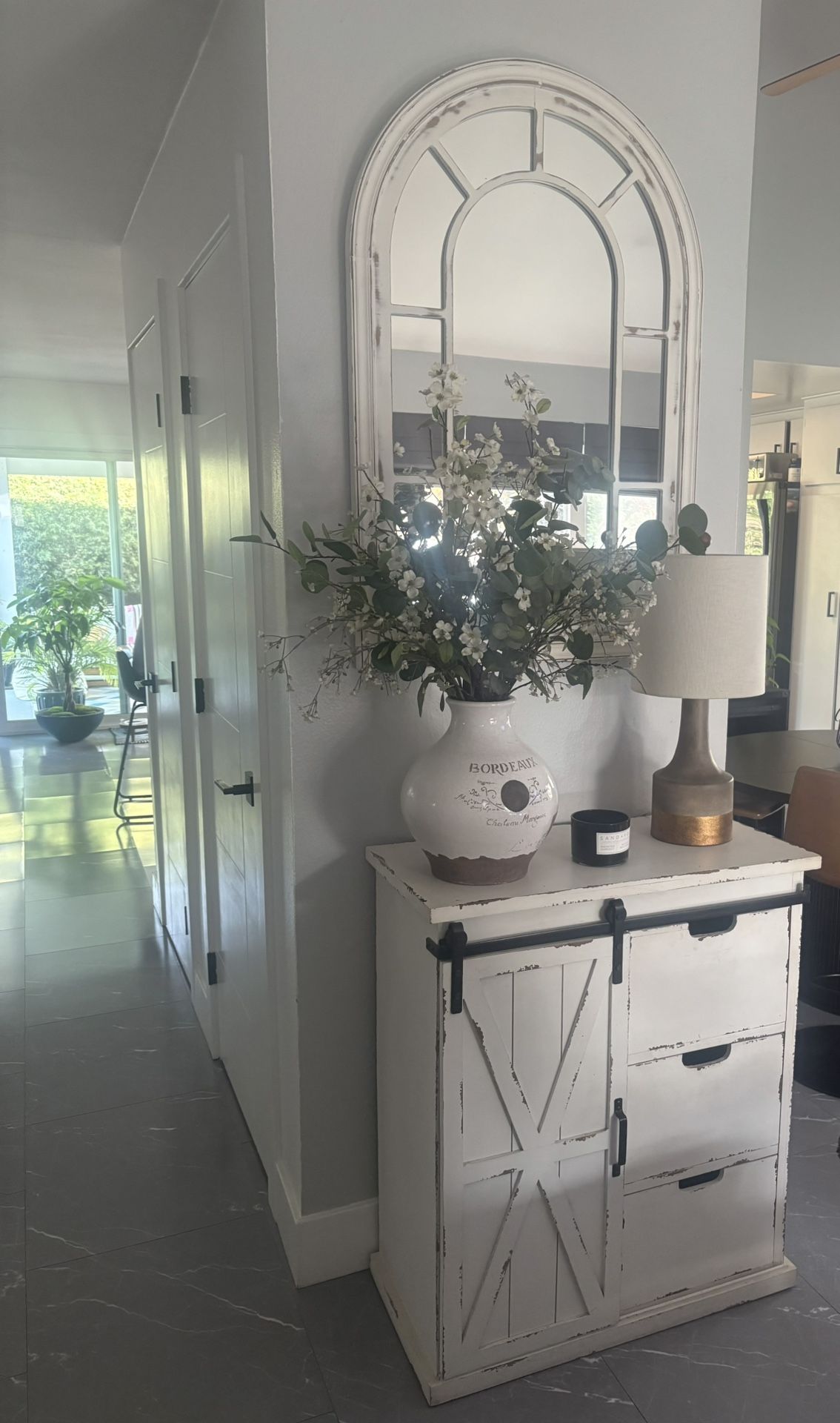 Entry Table & Mirror