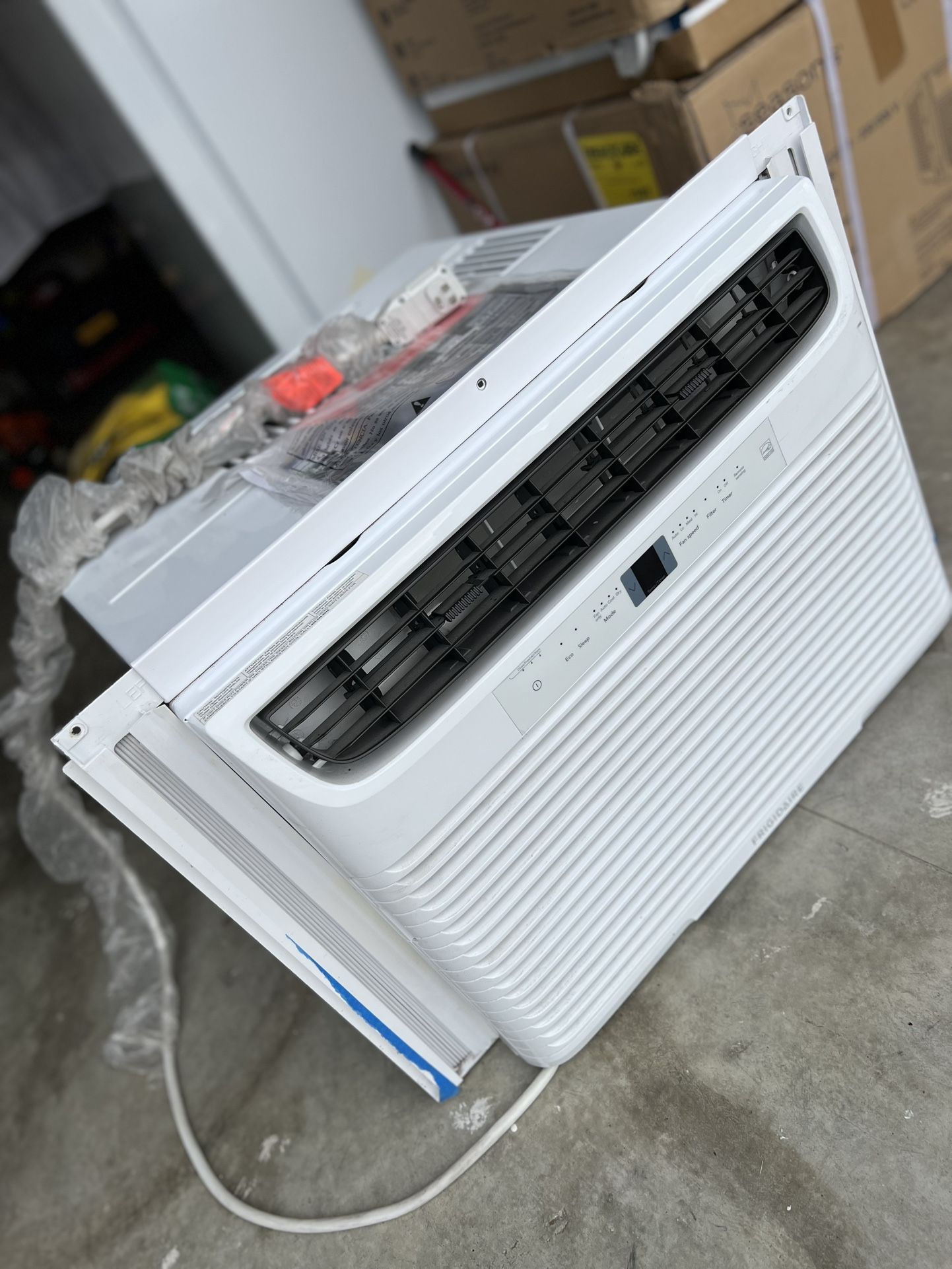 Frigidaire 15,100 BTU 115V Window Air Conditioner Cools 850 Sq. Ft. with Temperature Sensing Remote