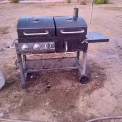 Se Vende Asador De Carbon I Gas