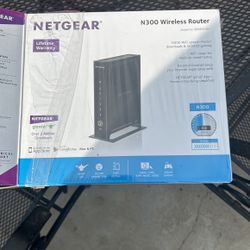 Net gear N300 Wireless Router