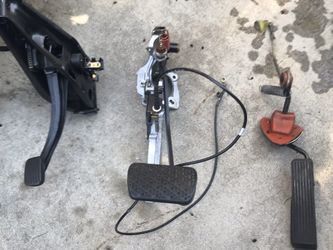 Mercedes 420SEL Pedal Assembly Gas and Brake Set