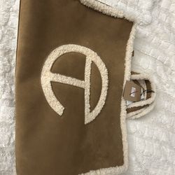 (BRAND NEW) TEFLAR X UGG TOTE BAG OBO