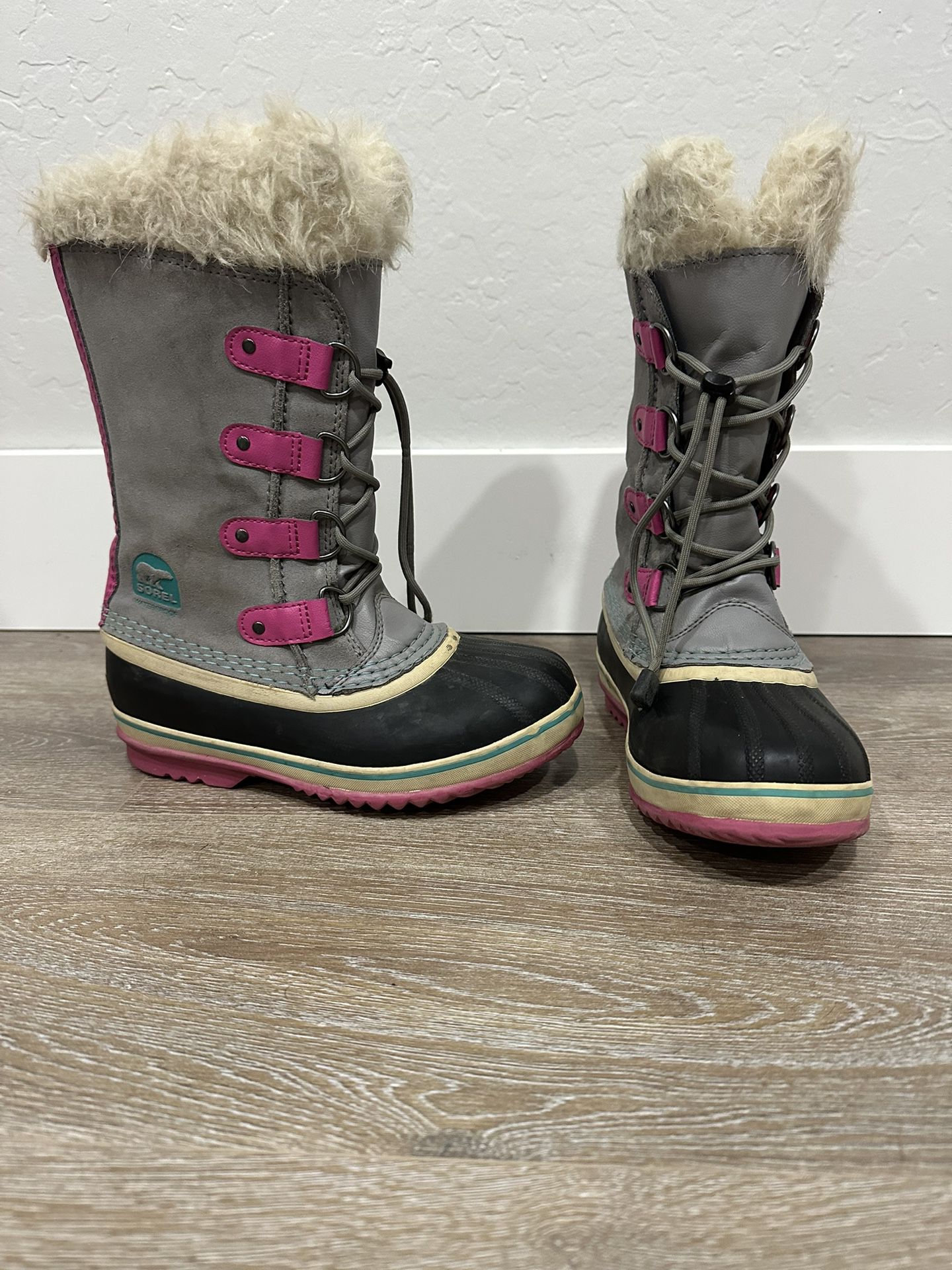 Girls Sorel Waterproof snow boots 