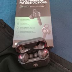 2 Skullcandy Bluetooth Ear Buds