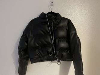 Cropped Black, Puffer Sweater !!