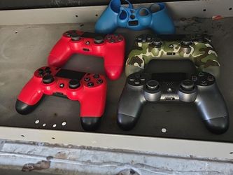 4 PS4 DualShock 4 Wireless Controllers + Blue Controller Skin