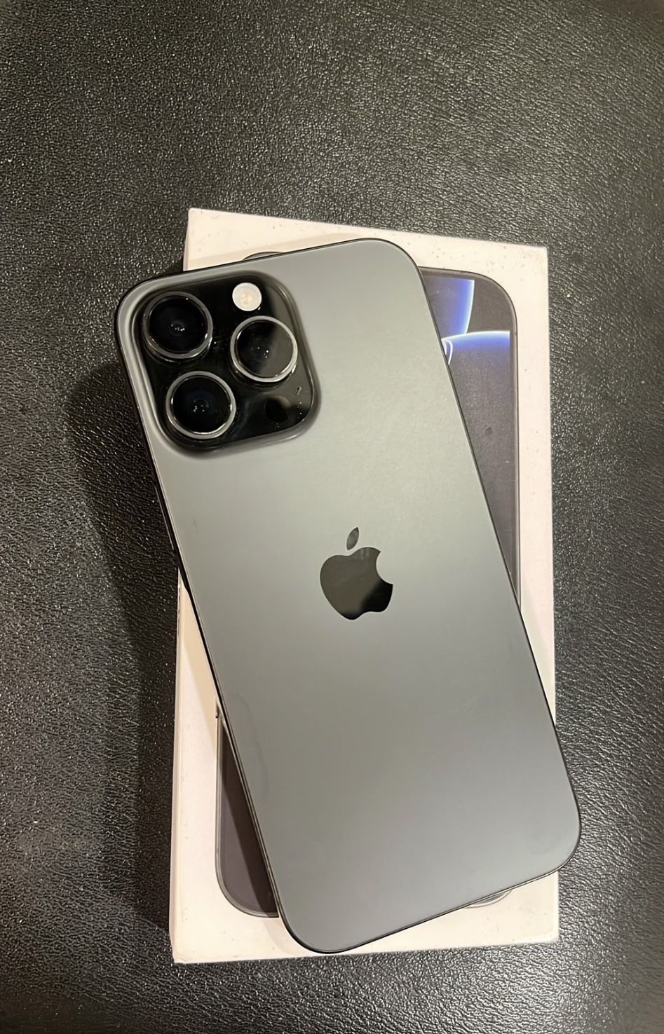 Apple iPhone 16 Pro max 256gb Unlock No Sim Card Restrictions Black Color Great Condition Apple Care Warranty TIL 2027
