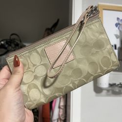 Coach Wristlet 