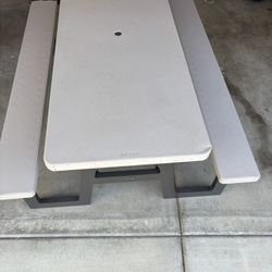 Lifetime Collapsable 6ft Table With Seating 