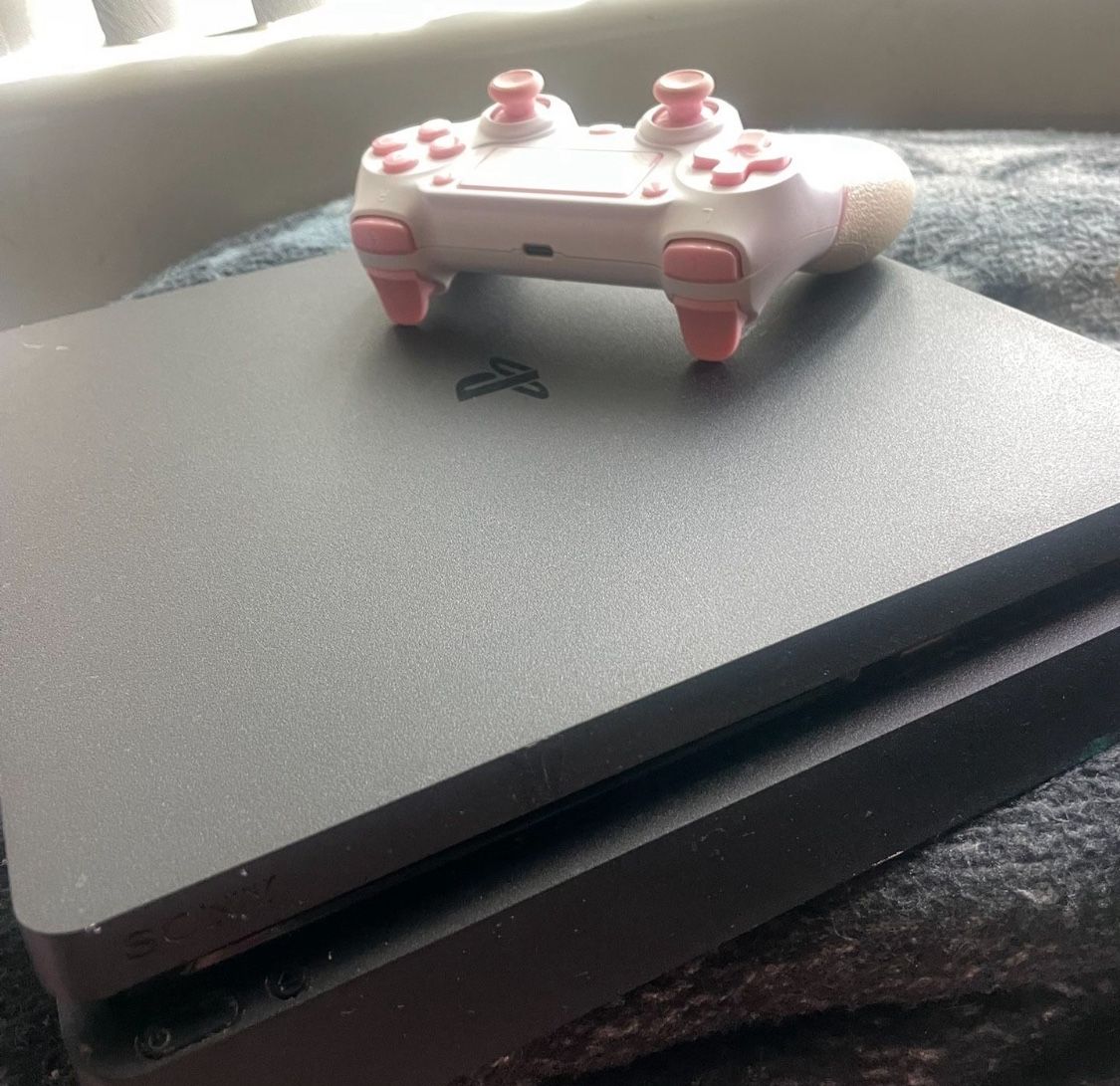 PS4 and Controller