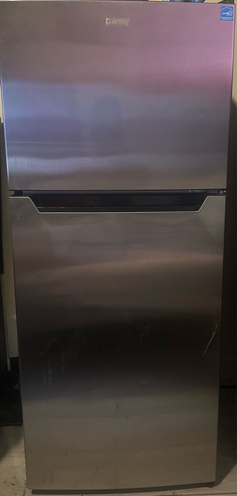Mini fridge