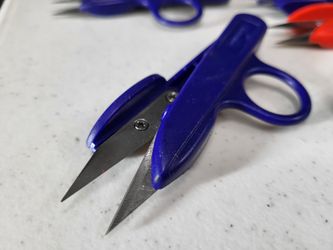 HEY NOW! THREAD CUTTERS TRIMMERS SEWING SEAMSTRESS 