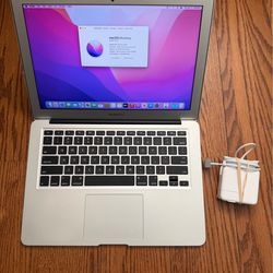 MacBook Air 2017/8GB RAM/256GB SSD/Good Battery/Fully Functional