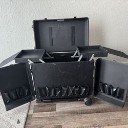 Byootique Cosmetology Case