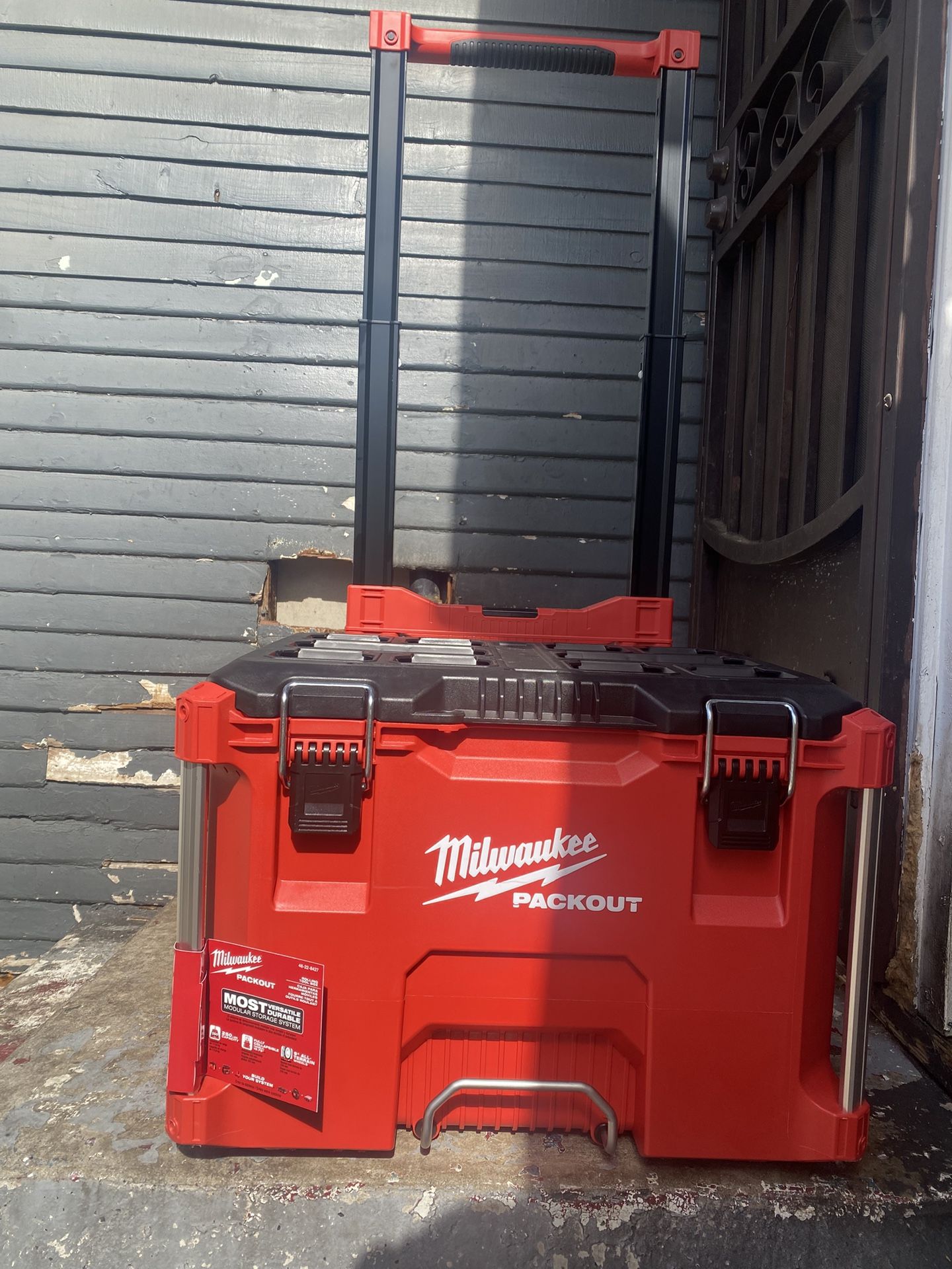 Milwaukee Rolling PackOut Box