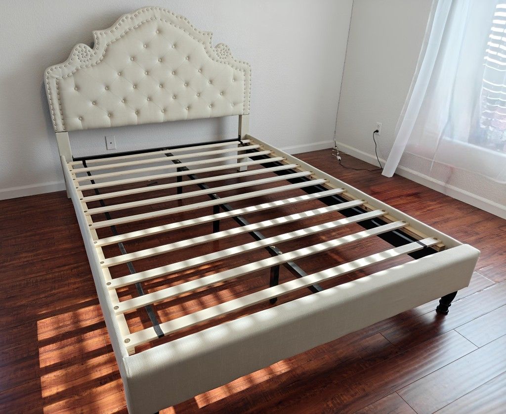 Queen Size Bed Frame Very Clean. In New Condition