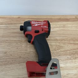 New Milwaukee Impact M18 FUEL (Tool Only Solo Herramienta)