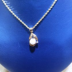 Rope Chain W/ Pearl Charm