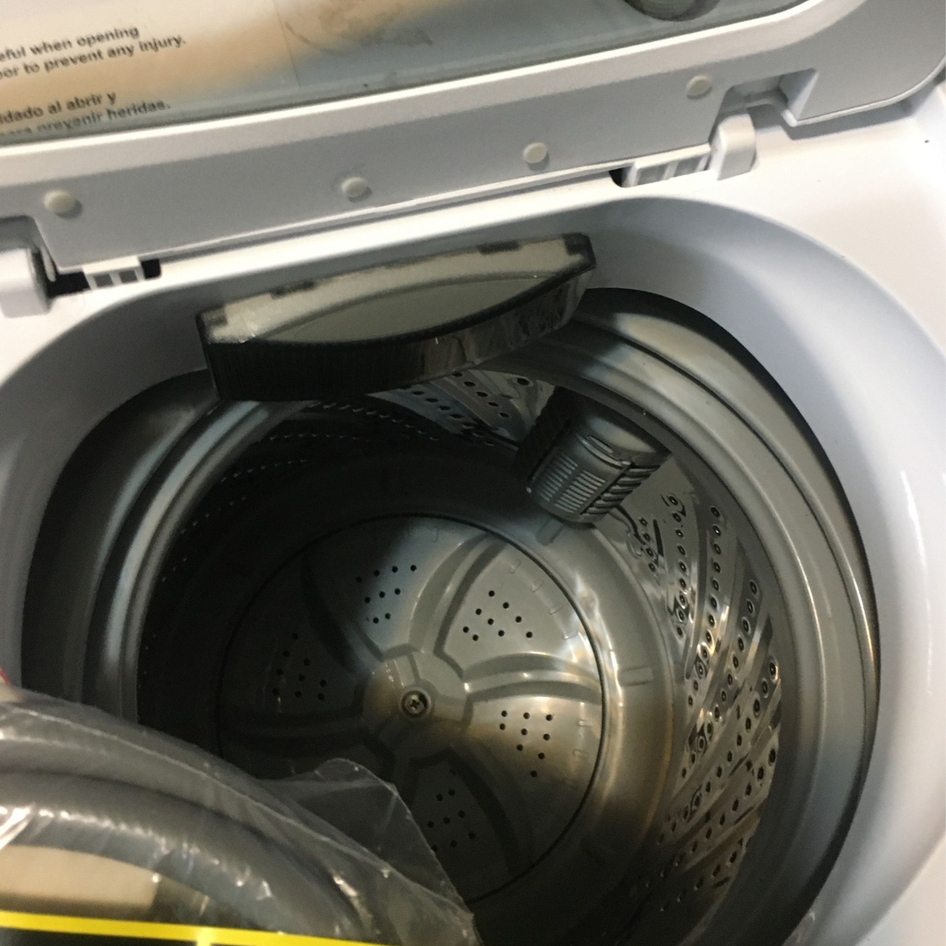 Magic Chef Washing Machine 0.9 Vj for Sale in Miami, FL OfferUp