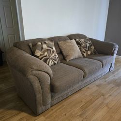 Couch Set With Pillows