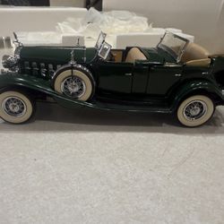 The Danbury Mint 1932 Cadillac V-16 Sport Phaeton