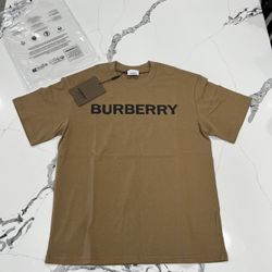 Burberry tee